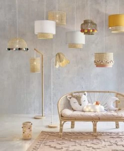 Maisons Du Monde Suspensions Enfant Abat-jour Pour Suspension Rose Cannage En Rotin Beige Avec Pompons -Luminaires enfant Soldes abat jour pour suspension rose cannage en rotin beige avec pompons 1000 12 31 215691 4
