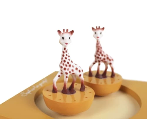 Trousselier Objets Déco Enfant Boîte à Musique Magnétique Sophie La Girafe Caramel (11,5 X 8,5 Cm) 2 Trousselier Objets Déco Enfant Boîte à Musique Magnétique Sophie La Girafe Caramel (11,5 X 8,5 Cm) – Image 2