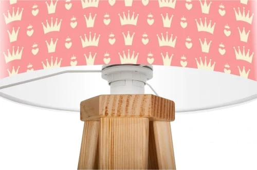 BPS Koncept Lampes De Chevet Enfant Lampe De Chevet Enfant Trépied Bois Clair Abat Jour Rose 2 BPS Koncept Lampes De Chevet Enfant Lampe De Chevet Enfant Trépied Bois Clair Abat Jour Rose – Image 2